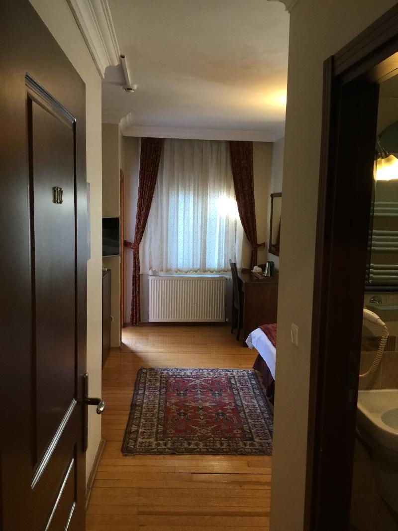 Berce Hotel Istanbul Exterior photo